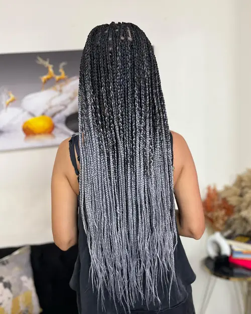 Isparta'da siyahtan griye ombre geçişli uzun box braids
