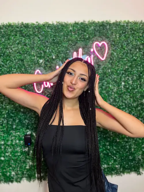 Isparta'da doğal siyah, uzun ve düz uçlu box braids
