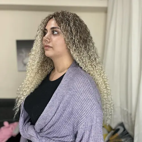 Isparta'da sarı tonlarda hacimli kıvırcık crochet uygulaması