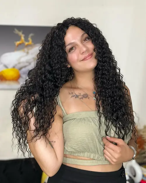 Isparta'da siyah tonlarda hacimli kıvırcık crochet uygulaması