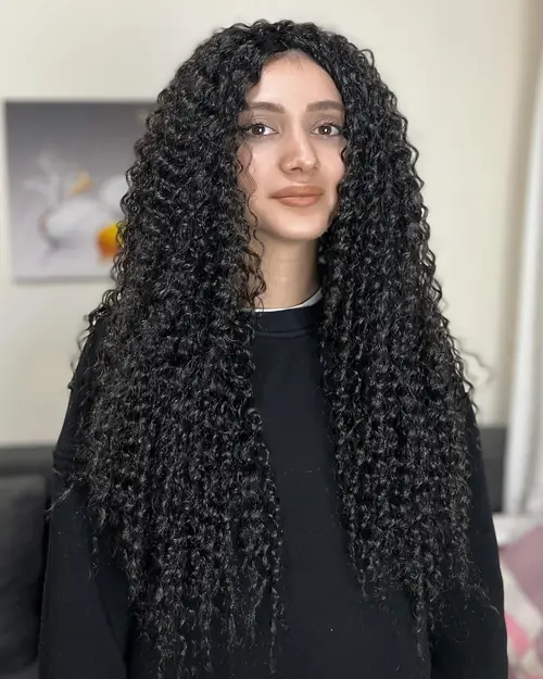 Isparta'da siyah tonlarda hacimli kıvırcık crochet uygulaması