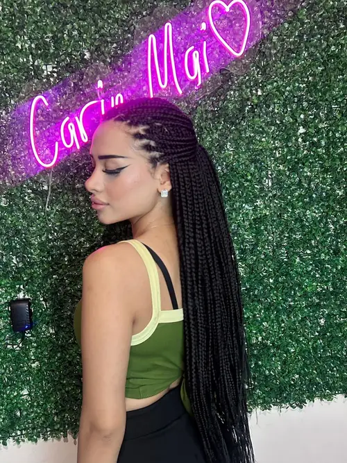 Isparta'da tepeden enseye kalınlaşan sıra örgülü siyah ghana braids