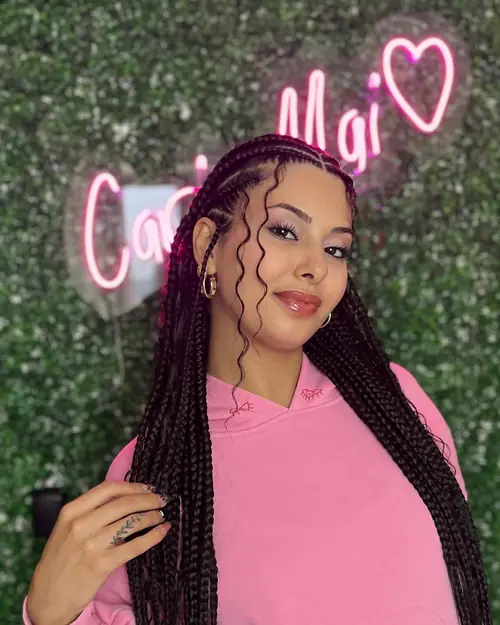 Isparta'da bordo-mor tonlarda uzun knotless braids