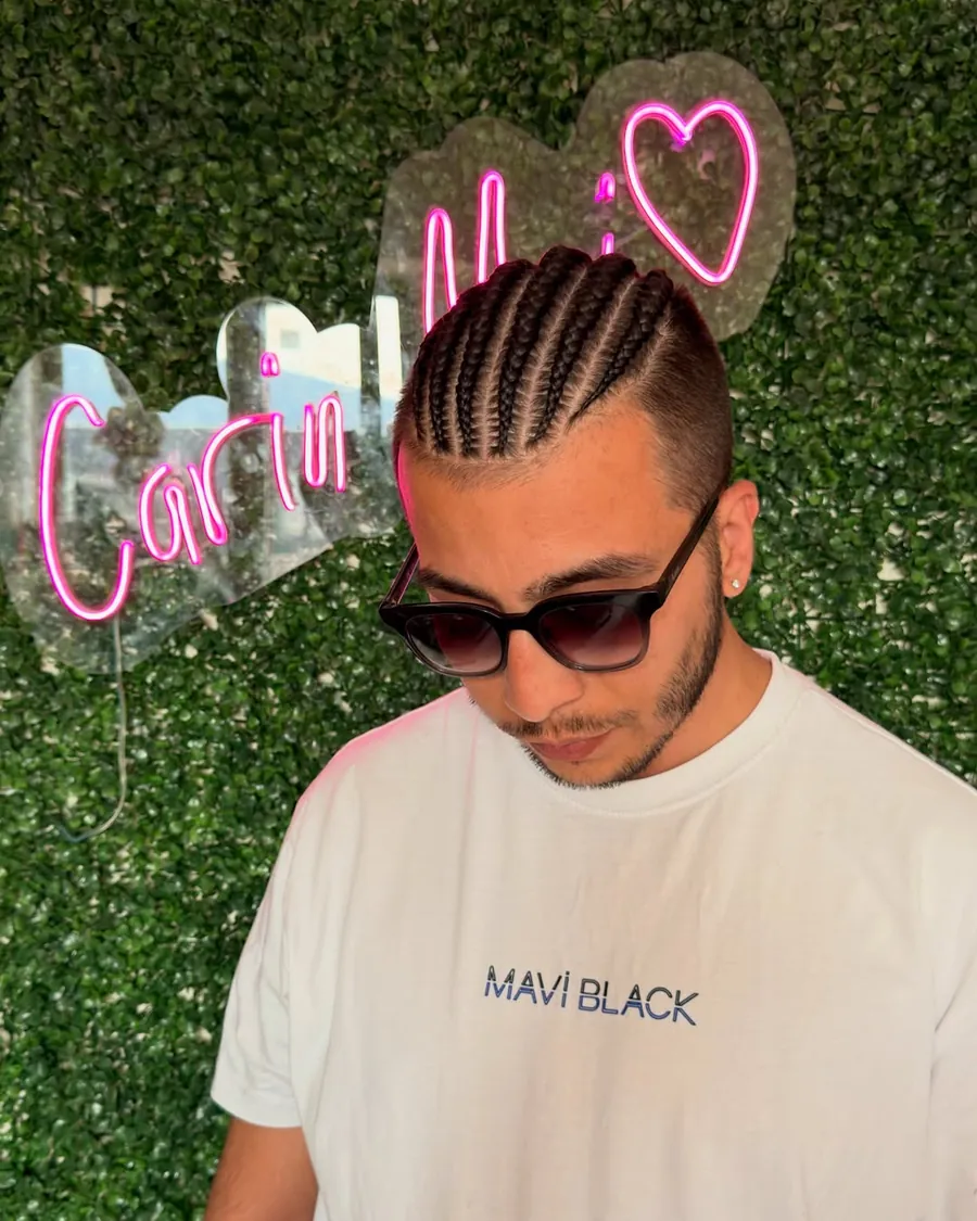 Isparta’da uygulanan geometrik desenli cornrow sıra örgü modeli